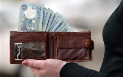 Українці бояться витрачати зароблені гроші