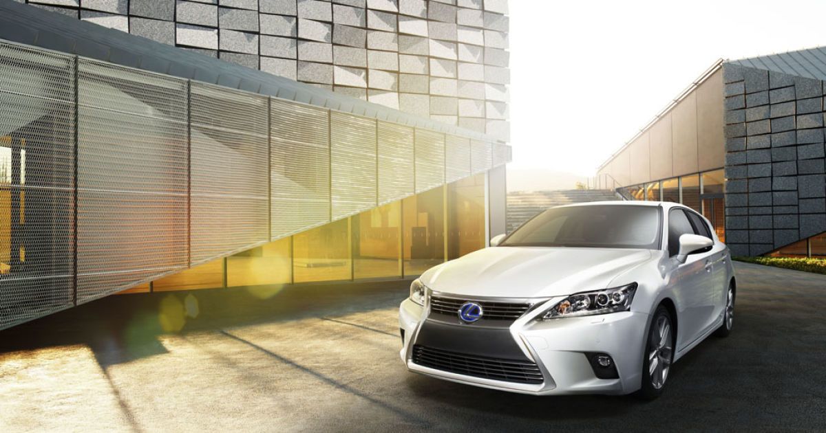 Lexus обновил самую маленькую модель CT 200h