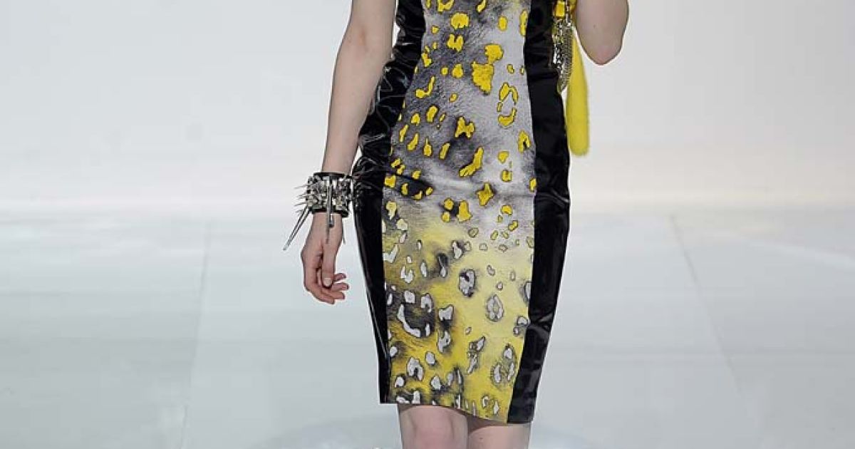 Versace прет-а-порте осень-зима 2013-2014 / © East News