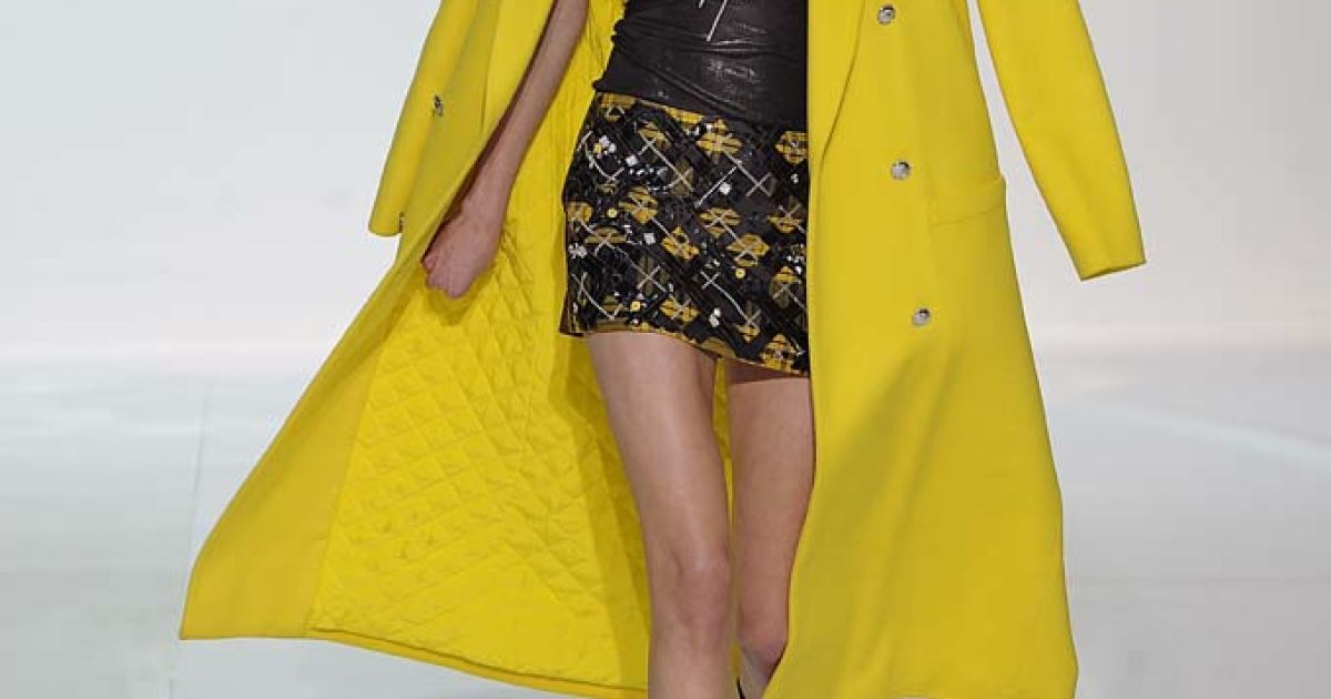 Versace прет-а-порте осень-зима 2013-2014 / © East News