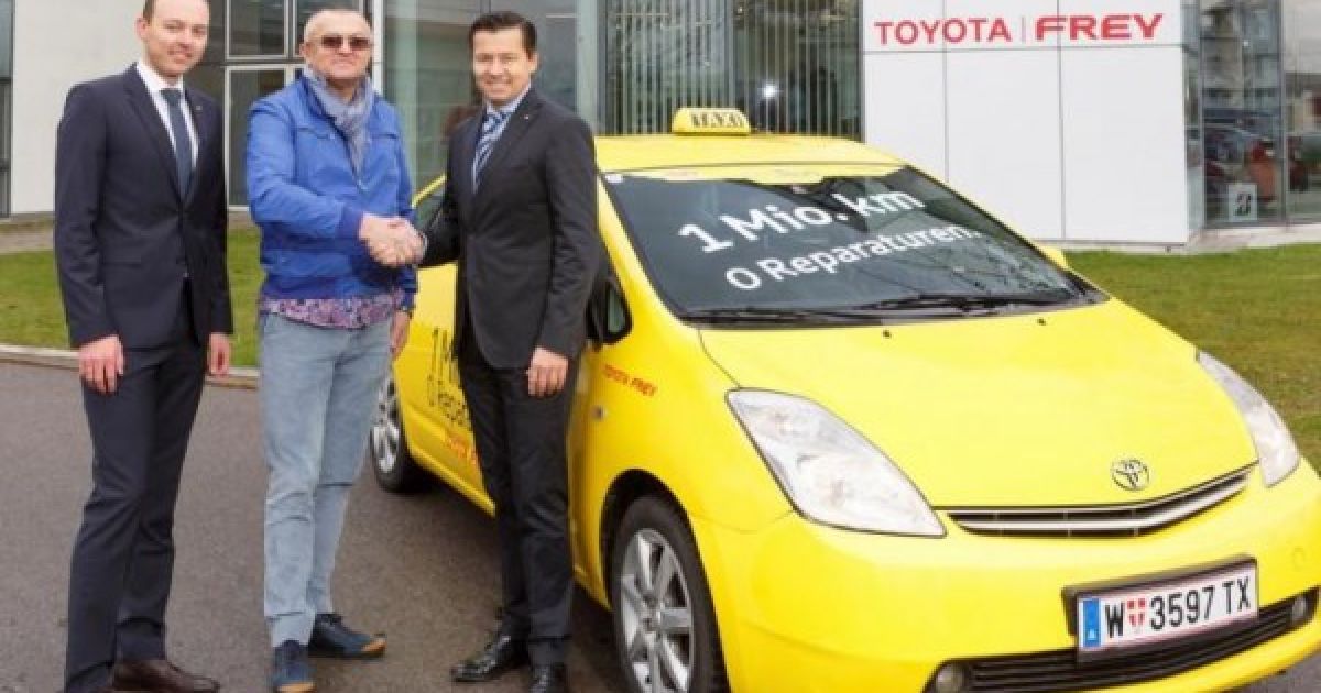 Гибридная Toyota Prius проехала 1 млн километров