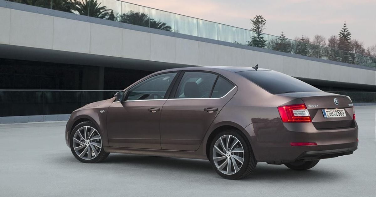 Skoda готовит к показу роскошную версию лифтбека и универсала Octavia