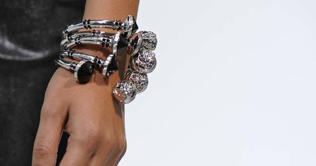 Versace прет-а-порте сезона осень-зима 2013-2014 / © East News