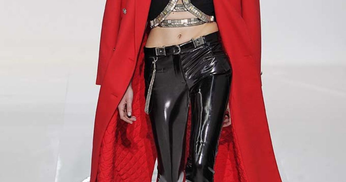 Versace прет-а-порте осень-зима 2013-2014 / © East News