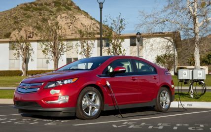 GM снизил цены на гибридный Chevrolet Volt