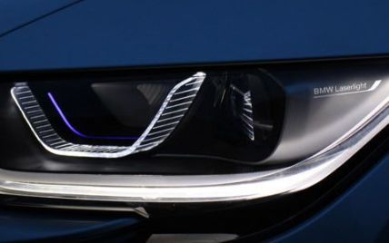 BMW начала производство лазерной светотехники