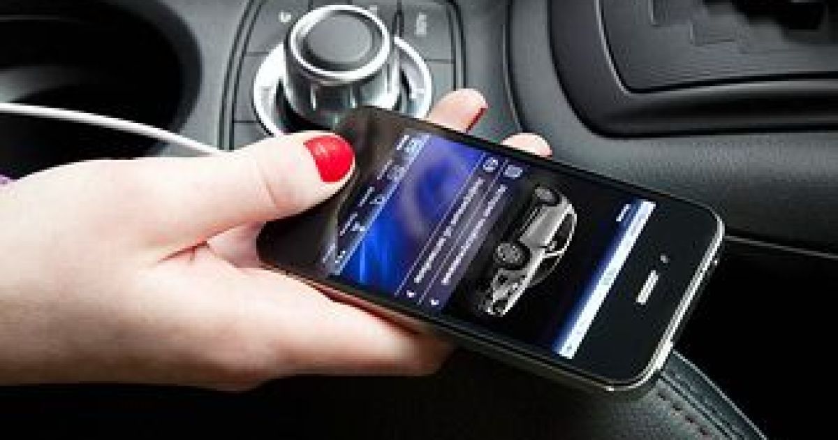 Apple внедрит в автомобили систему голосового управления