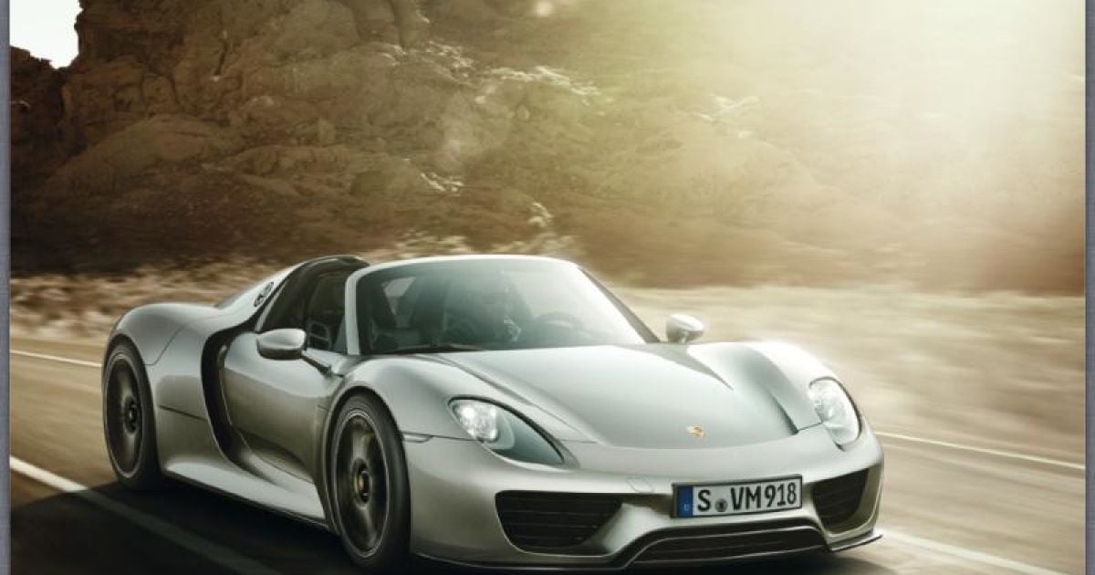 В Сети появилась официальная брошюра Porsche 918 Spyder