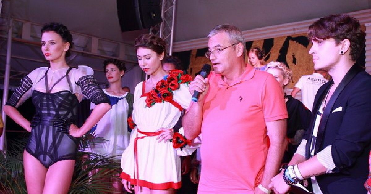 Вышиванка для Мадонны_19