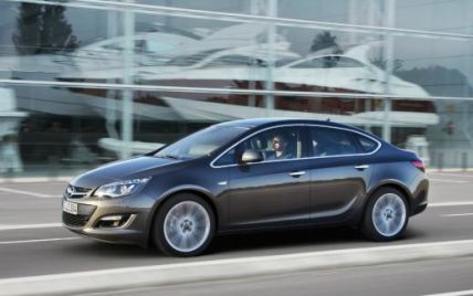 Новый седан Opel Astra 2013 покажут в Москве