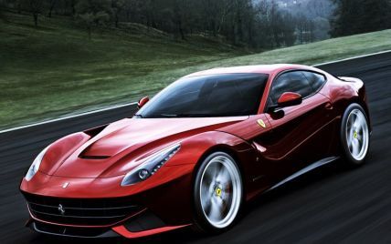 В Украину едут две новейших Ferrari (Видео)