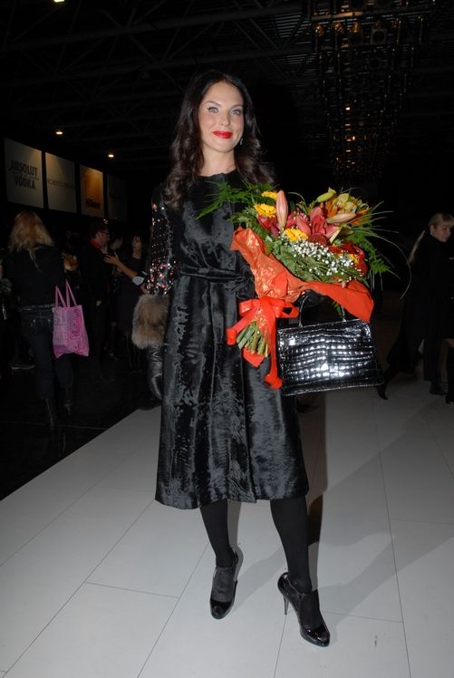 Ресейлік актрисалардың, әншілердің, тележүргізушілердің және спортшылардың порносы