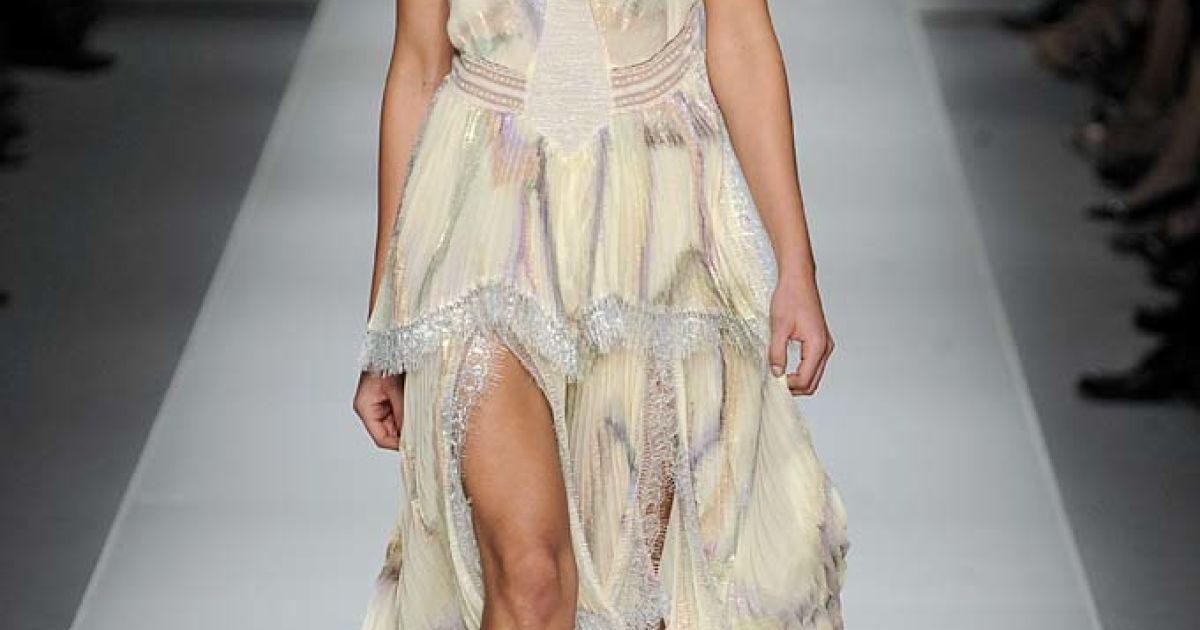 Коллекция Blumarine прет-а-порте сезона весна-лето 2013 / © East News