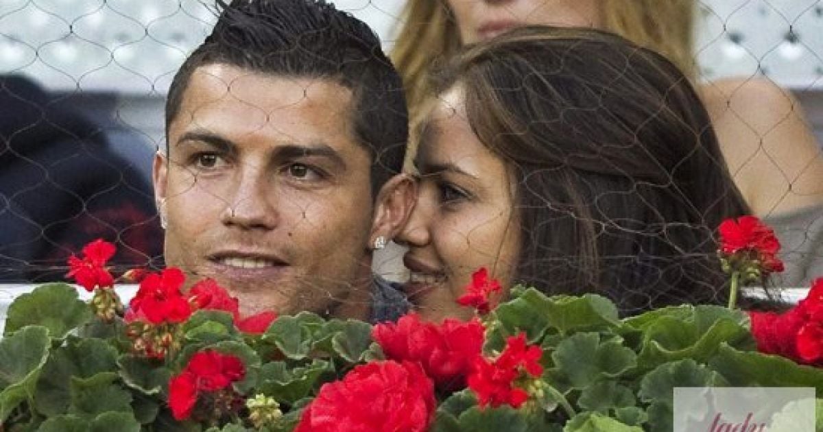 Егде жастағы ханымдар саунада демалады