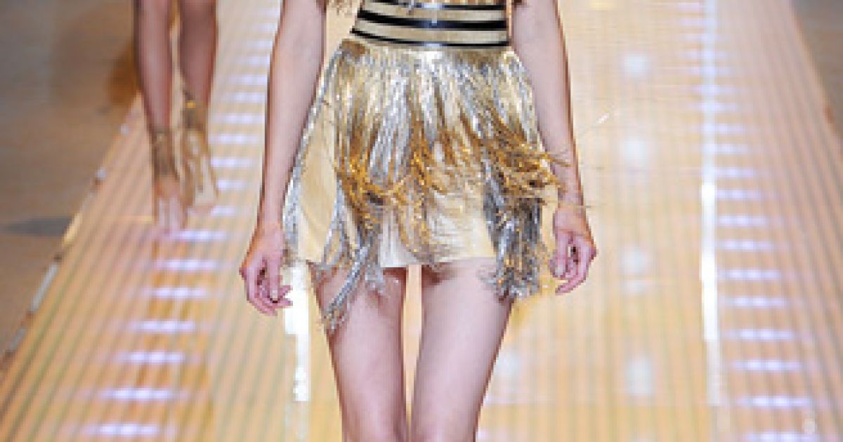 Коллекция Versace прет-а-порте сезона весна-лето 2013 / © East News
