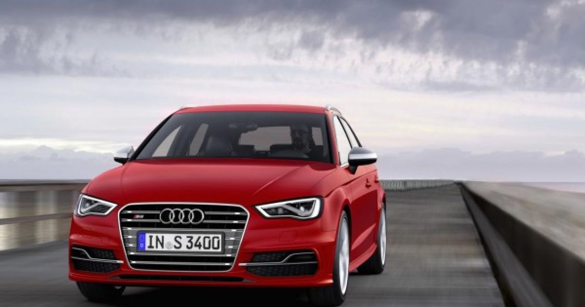 Audi представила 5-дверную версию Audi S3 Sportback (Видео)