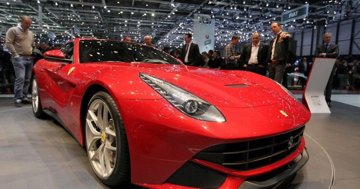 В Москву привезли новою модель Ferrari F12 Berlinetta