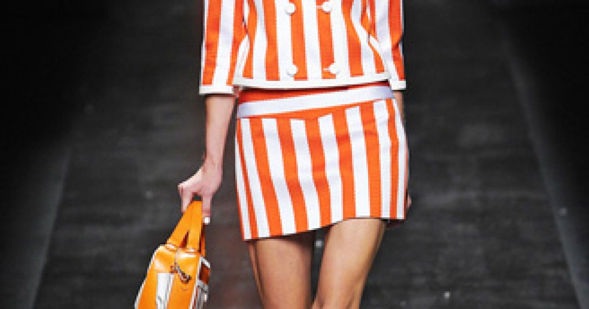 Moschino прет-а-порте сезона весна-лето 2013 / © East News
