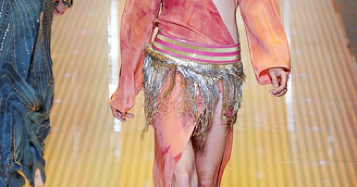 Коллекция Versace прет-а-порте сезона весна-лето 2013 / © East News