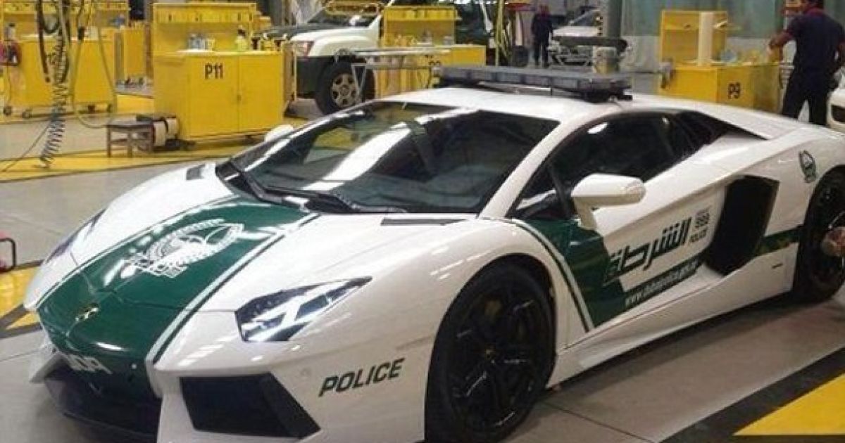 Полиция Дубая пересаживается на Lamborghini