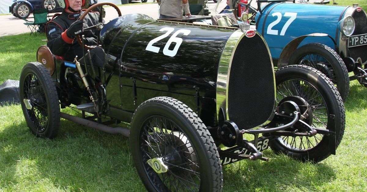 На фестивале скорости разбили уникальный Bugatti