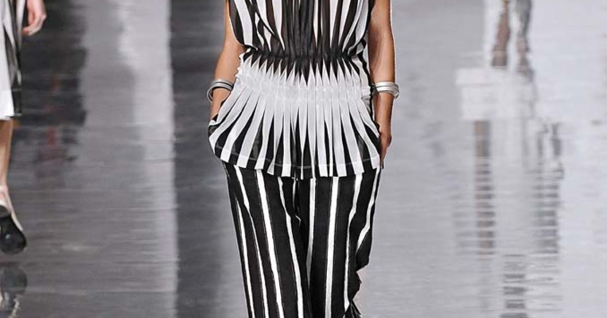 Issey Miyake прет-а-порте весна-лето 2013 / © East News