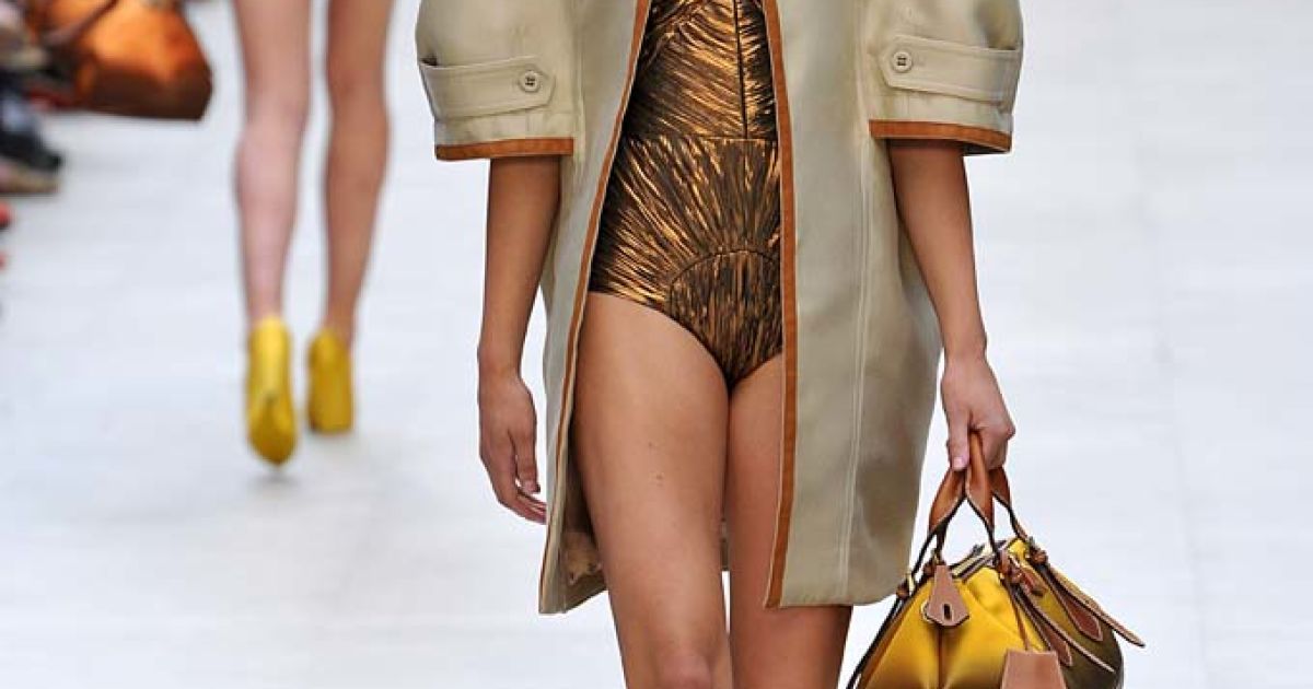 Коллекция Burberry прет-а-порте сезона весна-лето 2013