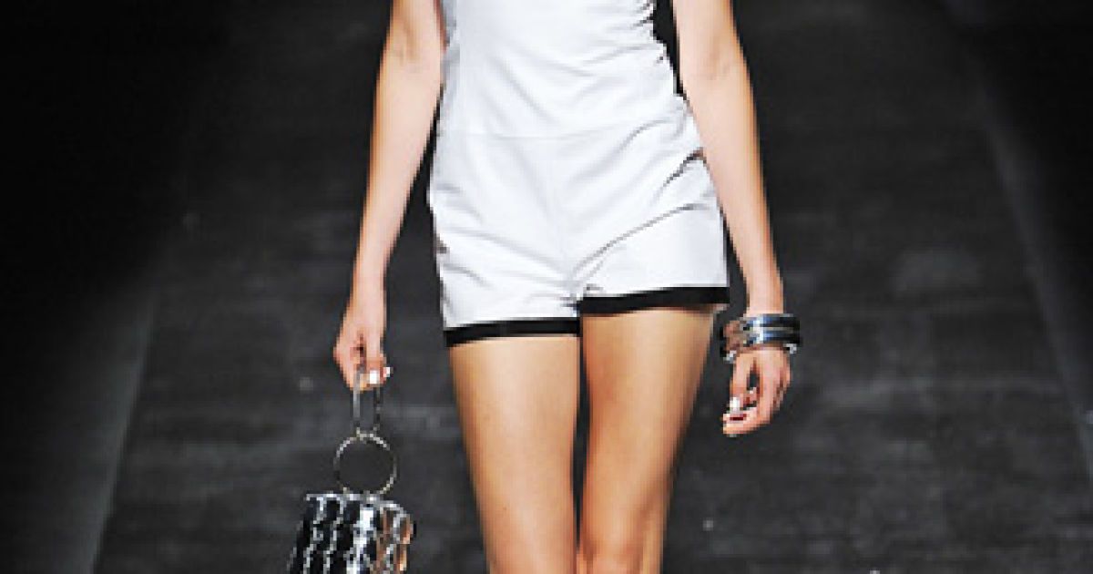 Коллекция Moschino прет-а-порте сезона весна-лето 2013 / © East News