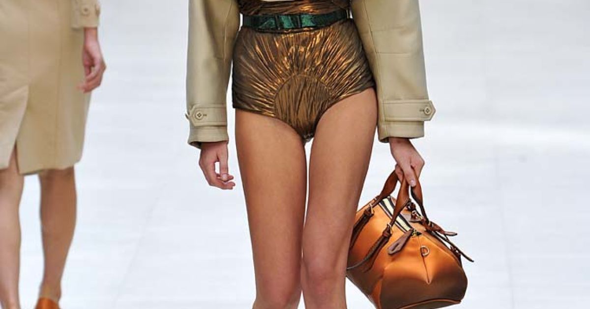 Коллекция Burberry прет-а-порте сезона весна-лето 2013