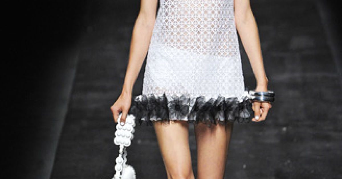 Коллекция Moschino прет-а-порте сезона весна-лето 2013 / © East News