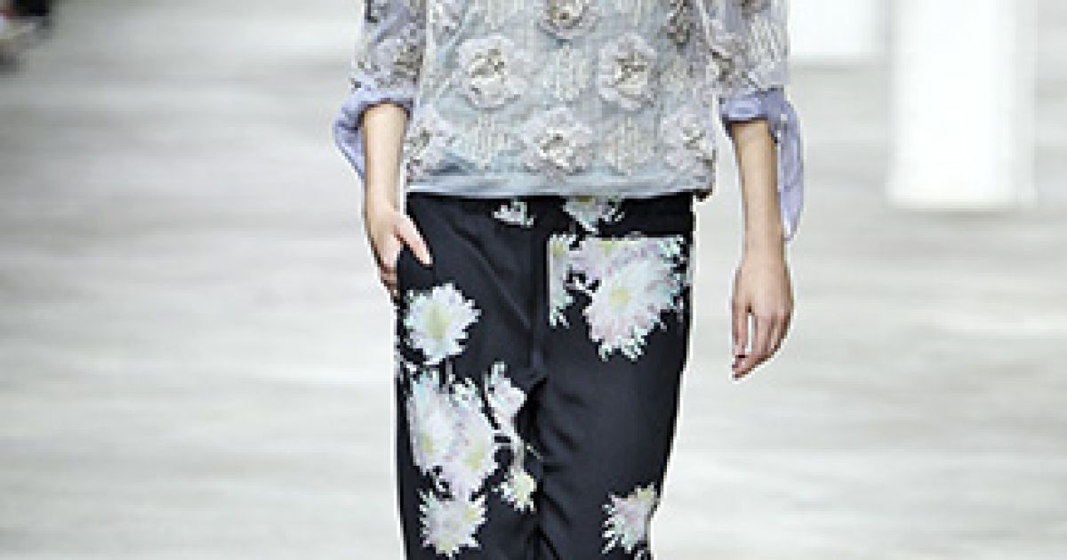 Dries Van Noten прет-а-порте весна-лето 2013 / © East News
