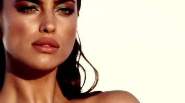 Сексуальная Ирина Шейк в рекламе Beach Bunny