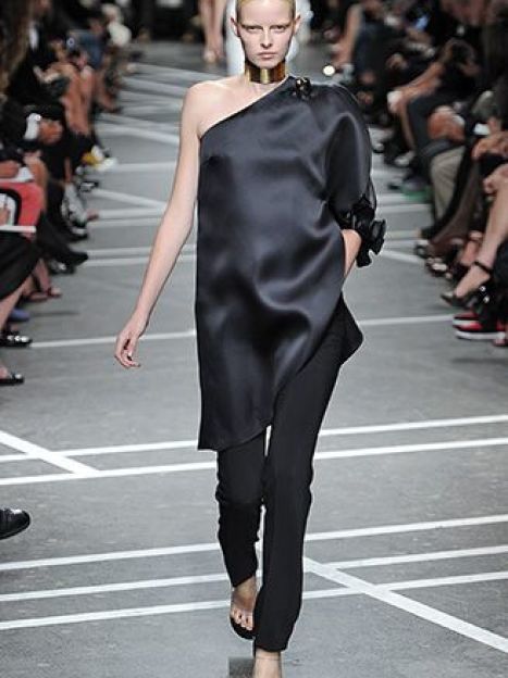 Коллекция Givenchy прет-а-порте сезона весна-лето 2013 / © East News