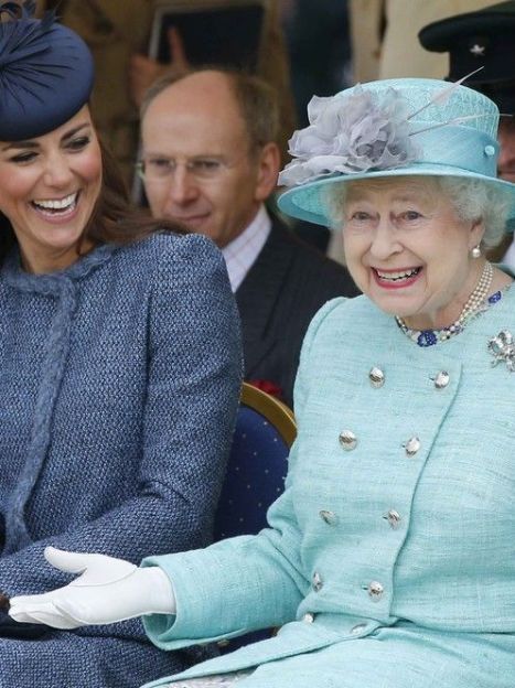 Герцогиня Кэтрин и королева Елизавета II / © EPA/UPG