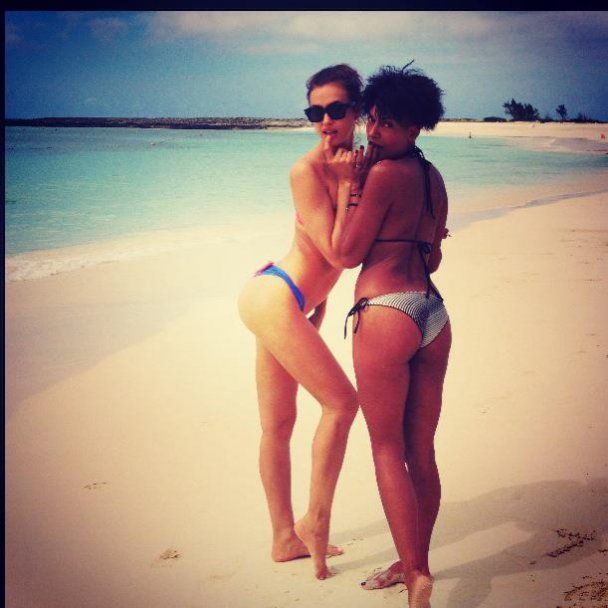 Кәстрөлдерге тоқылған гүлдер