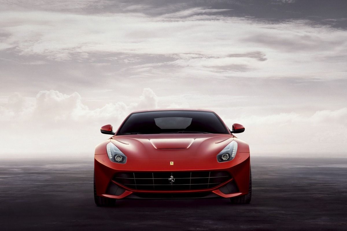В Москву привезли новою модель Ferrari F12 Berlinetta — Новости