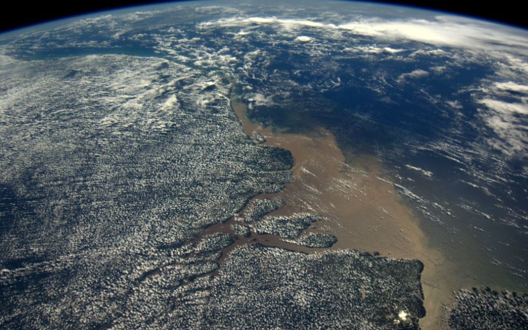 Гирло Амазонки / © André Kuipers/ESA/NASA