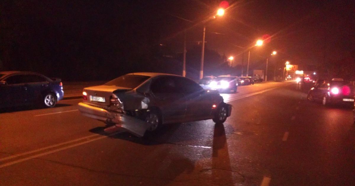 "Стрірейсери" розтрощили чотири автівки / © ex-clusive.com.ua