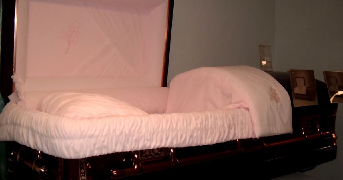 В Румунії поліцейські і лікарі за хабар шукали поховальному бюро клієнтів