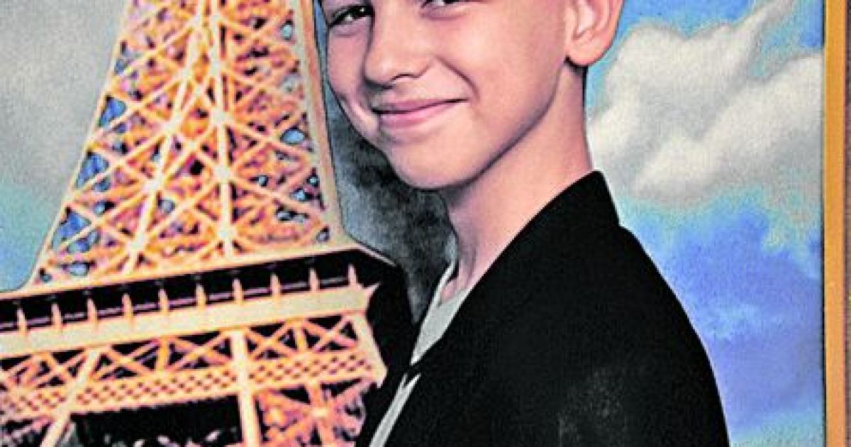 Хлопчика у важкому стані відвезли в лікарню, але до тями він так і не прийшов