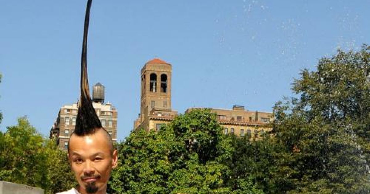 Модельєр відрощує волосся з 15 років