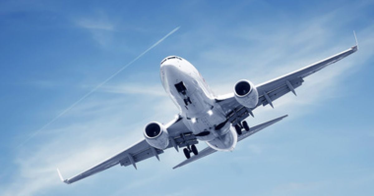 Бешкетник летів в Дубай з мамою