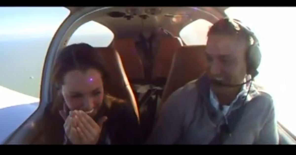 "Ти вийдеш за мене?" Скріншот з відео