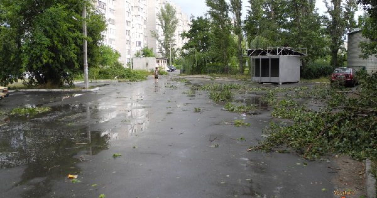 Канів приходить до тями після урагану / © velokaniv.com