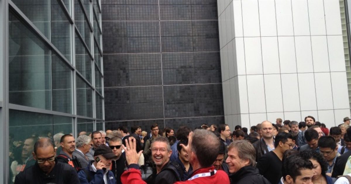 В очікуванні iPhone / © Mashable