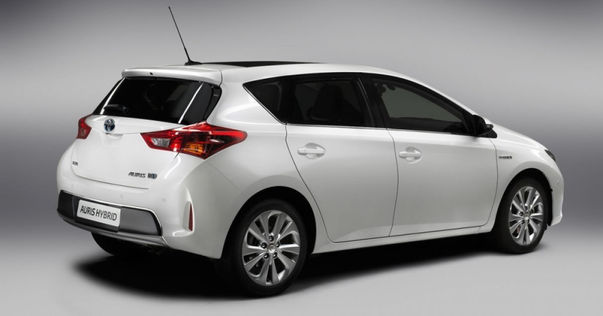 Toyota розсекретила зовнішність та начинку нового Auris