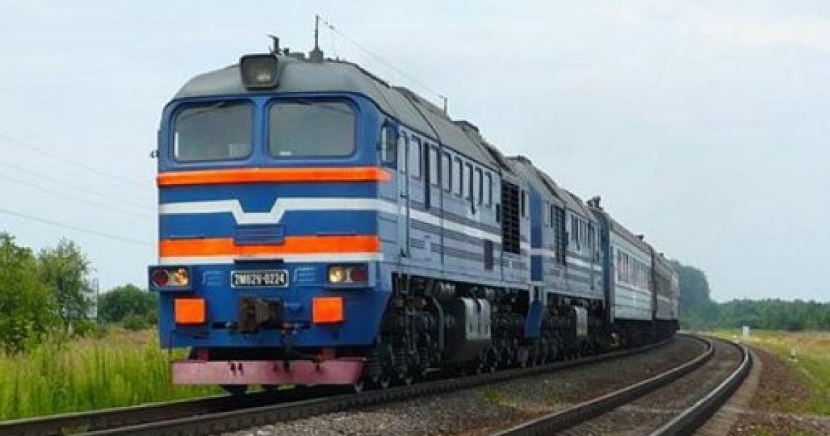 Поїзд збив чоловіка