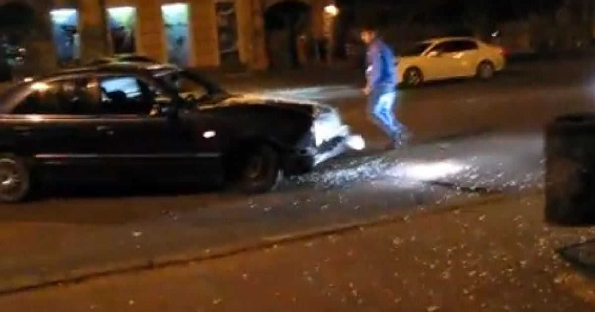 Водій авто до аварії ганяв по вулиці наввипередки з іншим &laquo;Мерседесом"