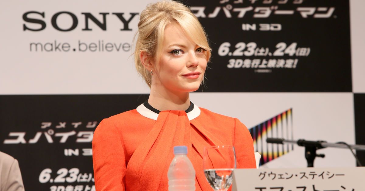 Актриса змінює сукні та туфлі - Lanvin на Gucci, а Сhristian Louboutin на Стелла Маккартні