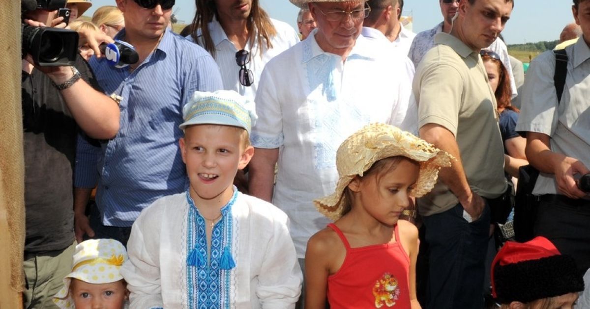 Азаров на толоці_9 / © Офіційний сайт Кабінету міністрів України